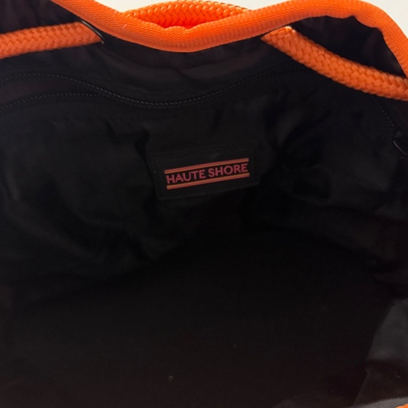 HAUTE SHORE. Mint condition. Neon Quilted crossbody bag. - Picture 2 of 6